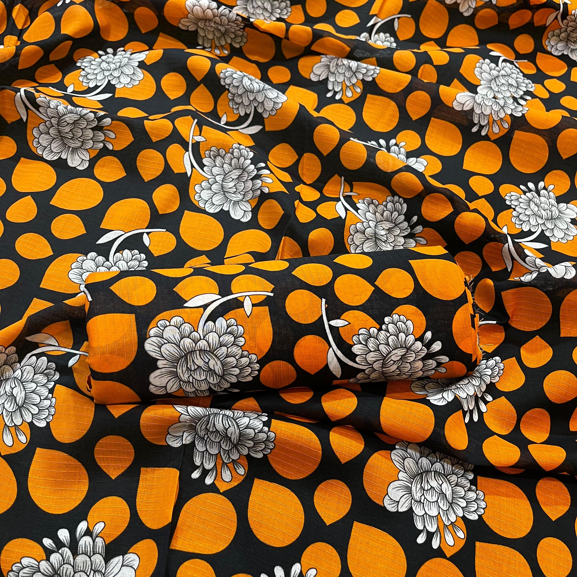 2 PC SIGNATURE LAWN - MUGHALIA