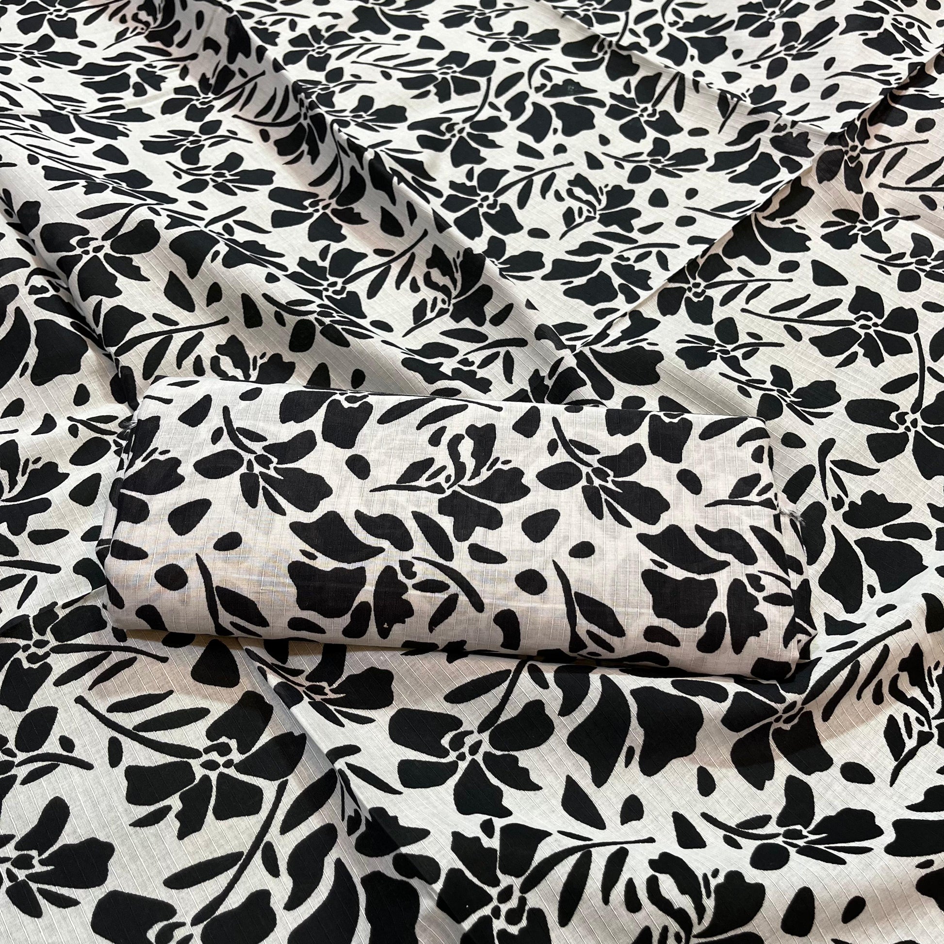 2 PC SIGNATURE LAWN - MUGHALIA